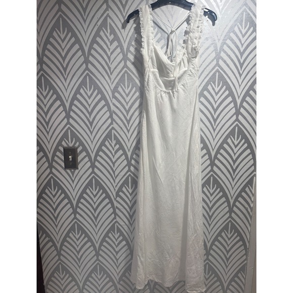 Princess Polly Lillette White Linen Maxi Dress Lace Trim Square Neck Back Tie
4 - Picture 6 of 10